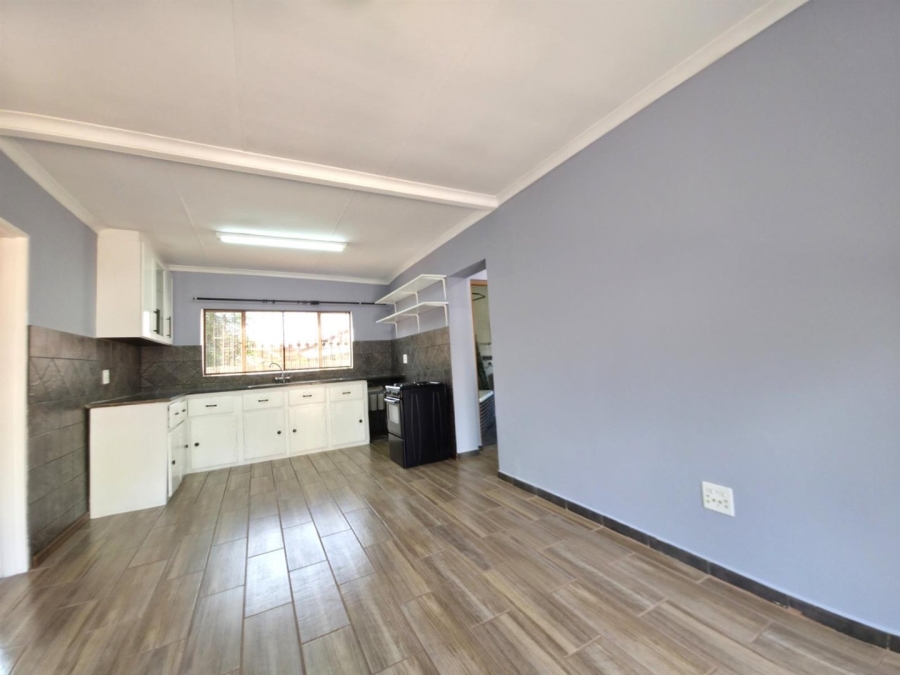 To Let 2 Bedroom Property for Rent in Meerhof North West